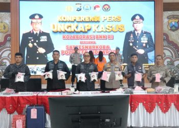 Dua Perempuan Kurir Ditangkap, Polresta Sidoarjo dan BNNP Jatim Gagalkan Penyelundupan 8,2 Kg Sabu 1 Dua perempuan kurir ditangkap