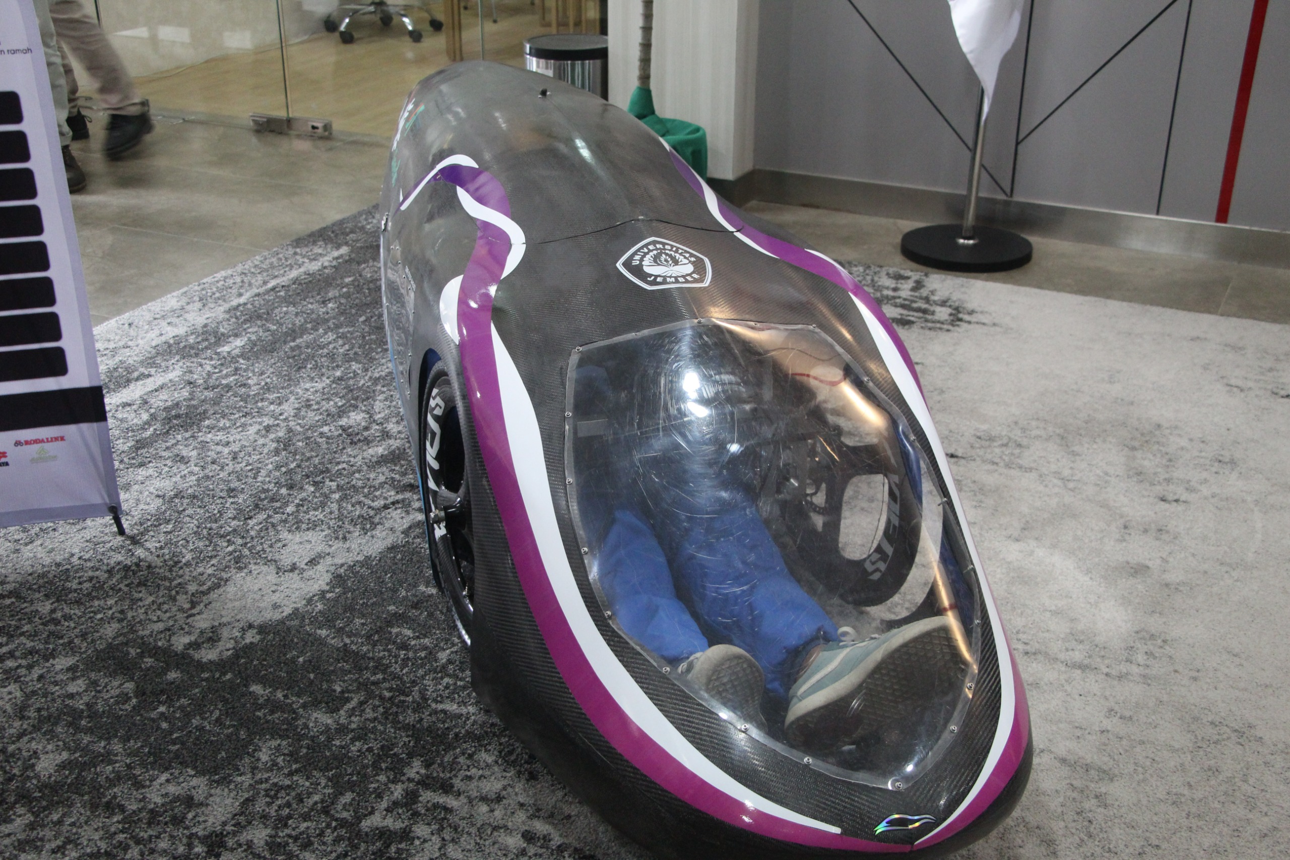 tugujatim mobil hemat energi 2