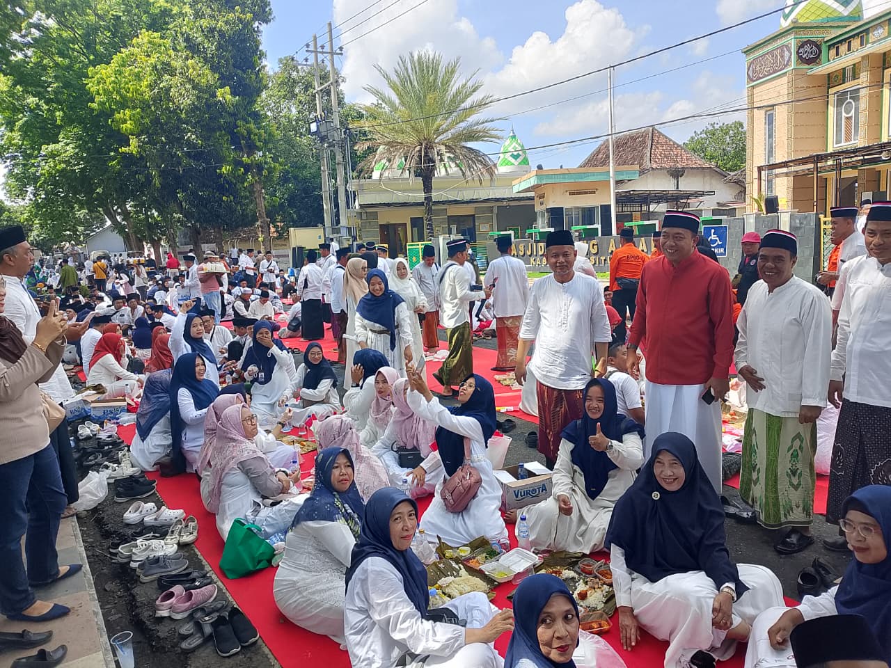 Nasi Tabheg, Cita Rasa Pesantren Hangatkan Peringatan Hari Santri di Kabupaten Situbondo 3 Nasi Tabheg