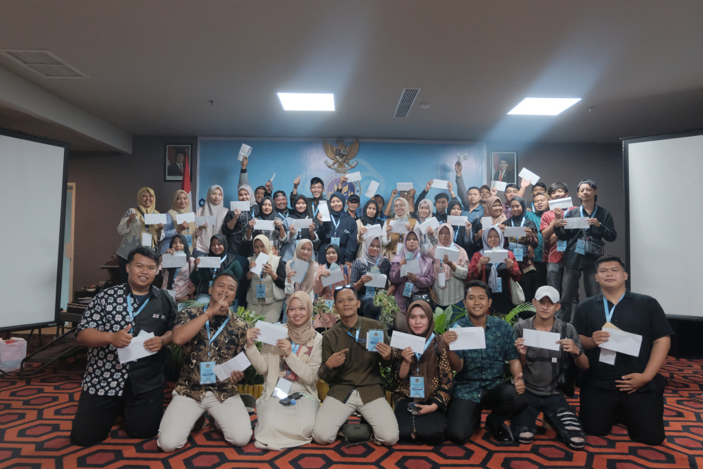 Tingkatkan Kompetensi, BGN Latih 1000 Penjamah Makanan di Surabaya 2 Penjamah Makanan