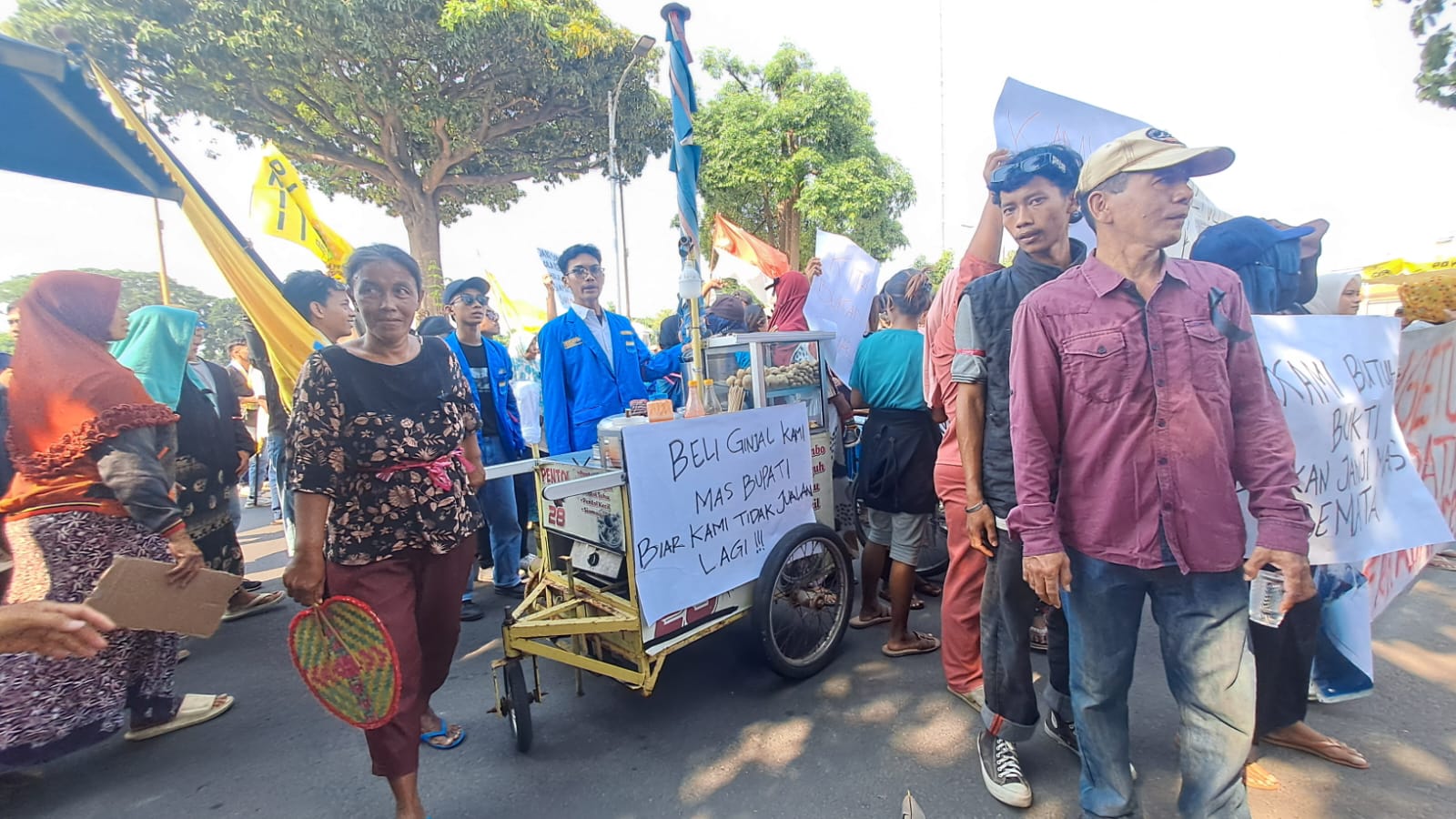 PKL Tuntut Diizinkan Berjualan Kembali di Kawasan Alun-alun Tuban 3 Kawasan Alun-alun Tuban
