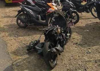 Sepeda Motor tersambar Kereta Api