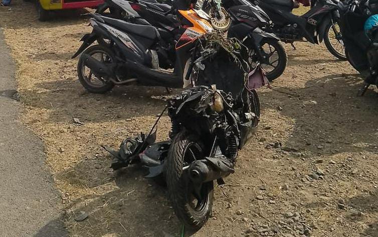 Perlintasan Kereta Api Tanpa Palang di Mojokerto Nyaris Makan Korban, Sepeda Motor Tersambar Kereta Api 1 Sepeda Motor tersambar Kereta Api