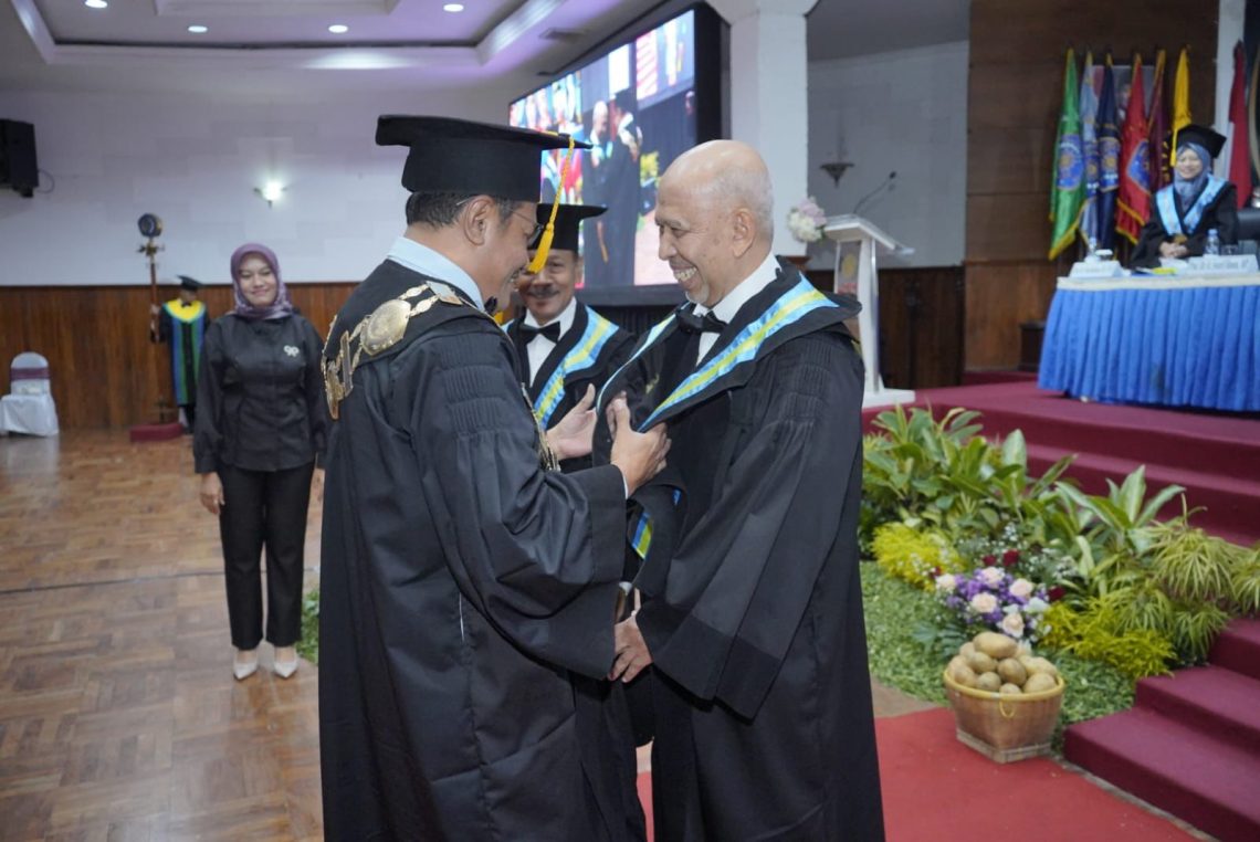 Syarif Husen Dikukuhkan Sebagai Profesor Kentang 1 Profesor Kentang