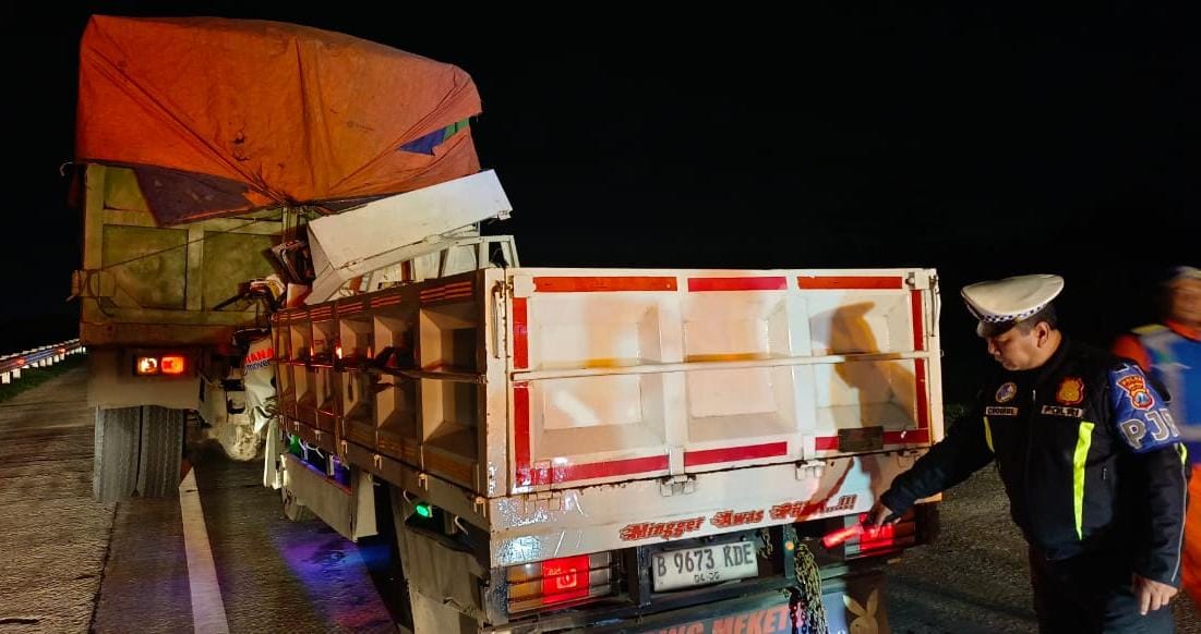 Truk Colt Diesel Tabrak Dump Truk di Tol Gempol Pasuruan Sebabkan Dua Tewas 1 Tol Gempol Pasuruan