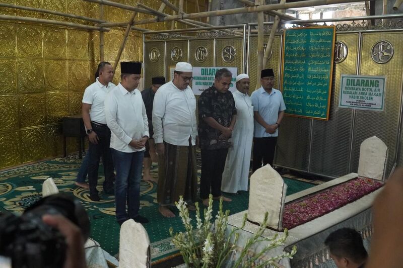 Ziarah Pimpinan MPR ke Pusara Ulama di Tanggul Jember: Doa untuk Indonesia Emas dan Pengembangan Destinasi Spiritual 1 Ulama di Tanggul.