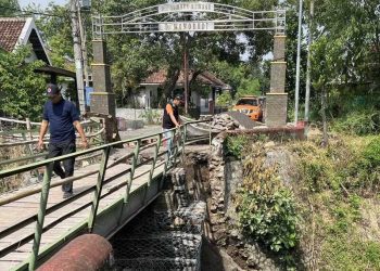 Jembatan di Wonodadi.