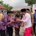 Jalan rusak.