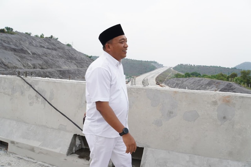 Bupati Situbondo Tinjau Proyek Tol Prosiwangi, Dorong Akselerasi Pertumbuhan Ekonomi Daerah 1 Bupati Situbondo.