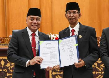 DPRD Surabaya.