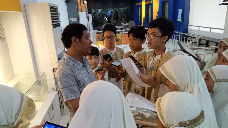 SD Insan Amanah Malang Buka Kelas Jurnalistik, Belasan Siswa Antusias Belajar Jadi Wartawan Cilik dan Fotografer 1 SD Insan Amanah Malang.