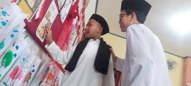 SD Insan Amanah Malang Buka Kelas Jurnalistik, Belasan Siswa Antusias Belajar Jadi Wartawan Cilik dan Fotografer 9 WhatsApp Image 2025 11 15 at 19.21.23 1