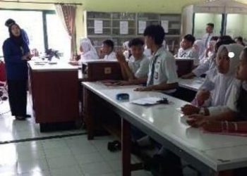 Asistensi Mengajar.