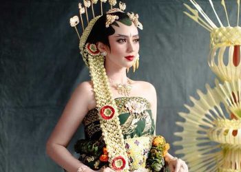 Sewa baju wanita di Kota Malang.
