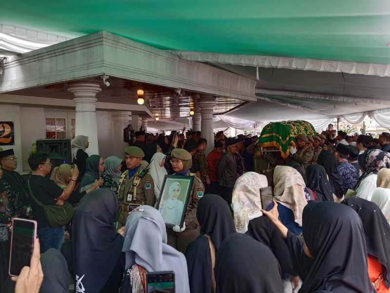 Pelepasan istri Wali Kota Malang.
