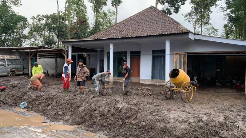 Pemulihan Terhambat Zona Berbahaya, 571 Rumah di Lumajang Padam Imbas Erupsi Semeru 1 Rumah di Lumajang.