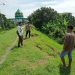 Tanggul tanah Bengawan Solo.