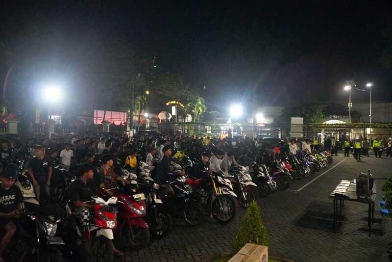 236 Motor Kena Razia Balap Liar di Stadion Kanjuruhan, 342 Orang Diduga Terlibat Diamankan 2 Razia balap liar di Malang.