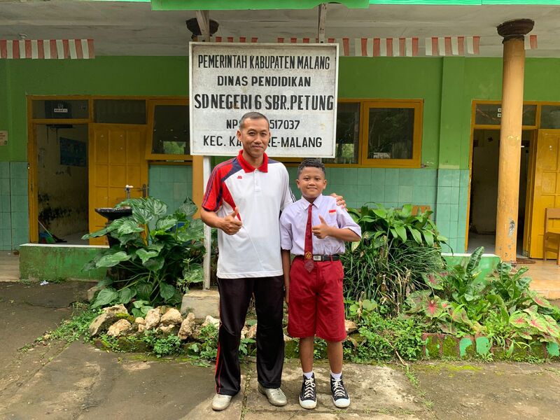 Dedi Hermawan guru di pelosok Malang.