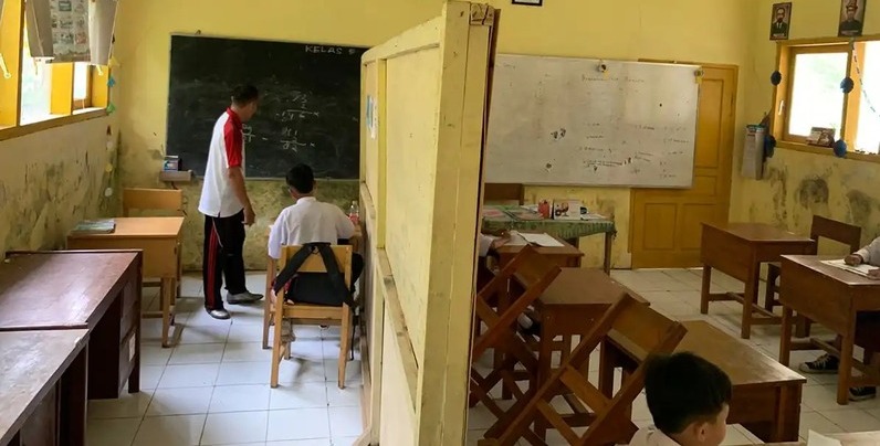 Dinilai Layak, Klarifikasi Kadisdik Kabupaten Malang soal Pembelajaran di SDN 6 Sumberpetung Disekat Triplek 1 SDN 6 Sumberpetung.
