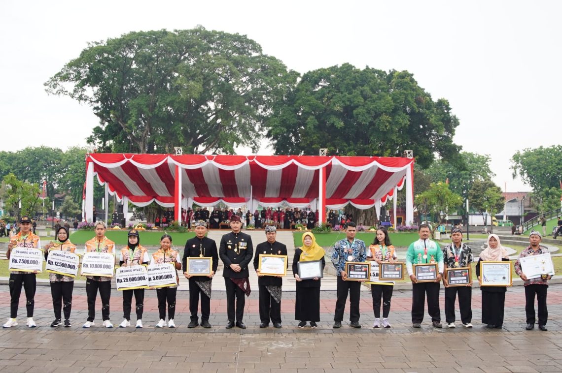 Atlet Tuban peraih medali Porprov IX Jatim terima bonus