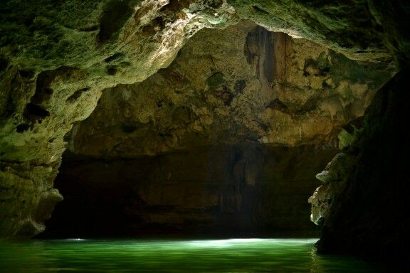 Goa Lowo Ponorogo Karya Seni Alam dengan Keindahan Stalaktit dan Stalagmit 1 Goa Lowo Ponorogo