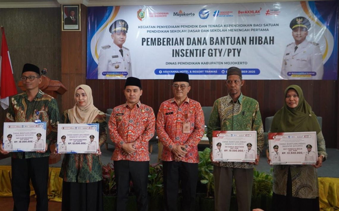 Guru SD-SMP Swasta di Mojokerto Diguyur Insentif