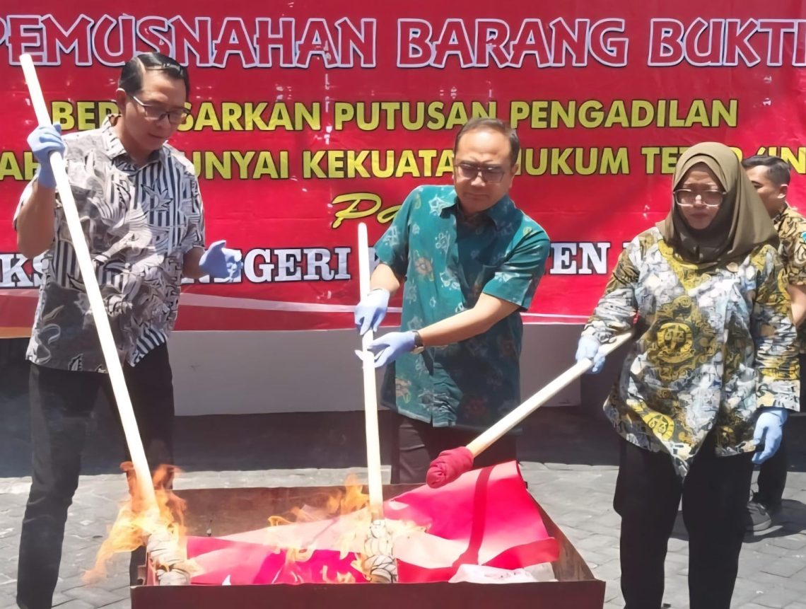Kejaksaan Mojokerto: Pemusnahan Barang Bukti Perkara Inkracht, Kasus Kesehatan Paling Dominan 5 Barang Bukti Perkara Inkracht