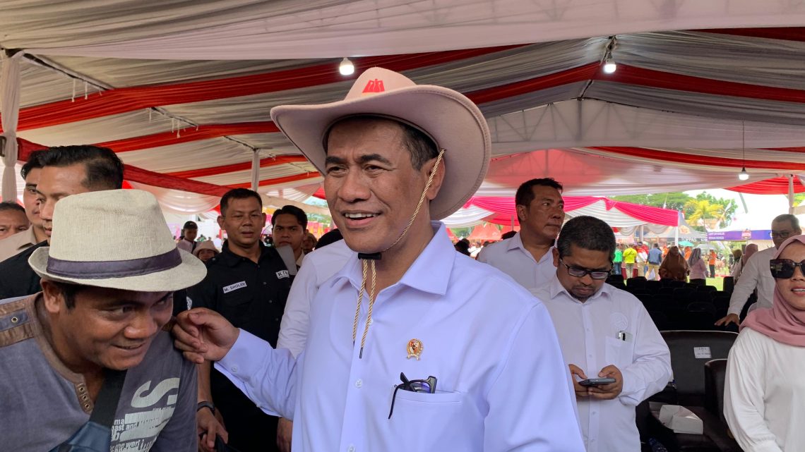 Singgung Kemiskinan Ekstrem, Mentan Amran Gelontorkan Bantuan Ternak di Festival Sapi Bupati Jember Cup 1 Festival Sapi