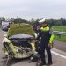 Mobil Mewah Porsche pecah ban