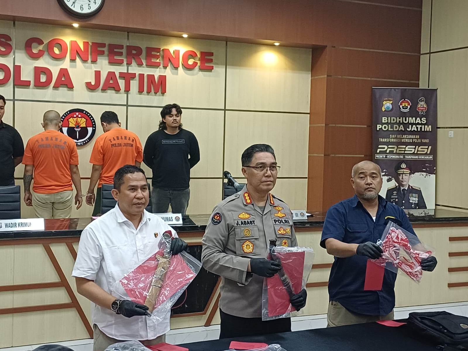 Komplotan Pembobol Minimarket di Empat Kabupaten di Jatim Dibekuk, Dua Pelaku Masih Buron 2 Komplotan pembobol minimarket