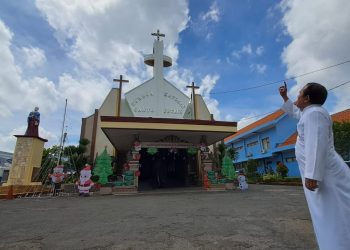 Gereja Katolik Santo Petrus Tuban