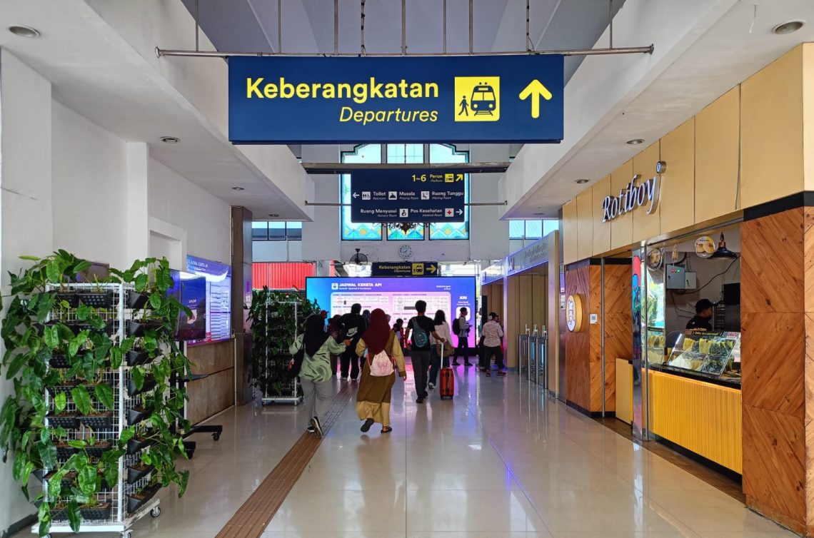 Tiket di Stasiun Mojokerto