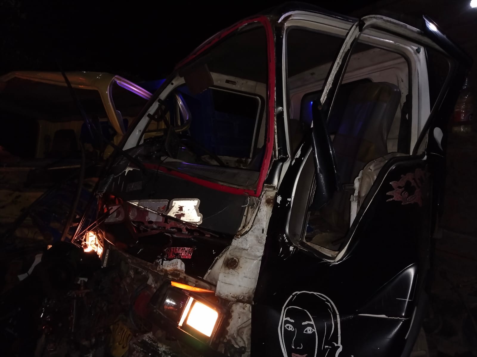 Sepeda Motor Terjepit Truk Adu Banteng di Ring Road Tuban, Dua Orang Meninggal Dunia 3 Sepeda Motor Terjepit Truk Adu Banteng