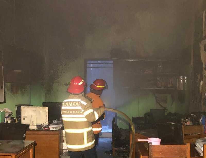 SDN 1 Merjosari terbakar.