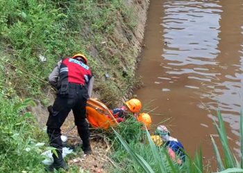 Cari Ikan, Pria asal Probolinggo Tewas Diduga Kesetrum Alat di Sungai Grati Pasuruan 1 Pasuruan.
