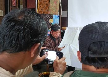 Peringati HDI 2025, Komunitas Syukur Njepret X Soendari Batik Ajari Difabel di Malang Fotografi Kreatif Pakai Smartphone 
