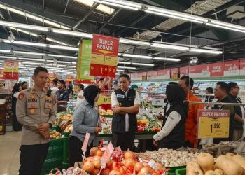 Harga kebutuhan pokok.