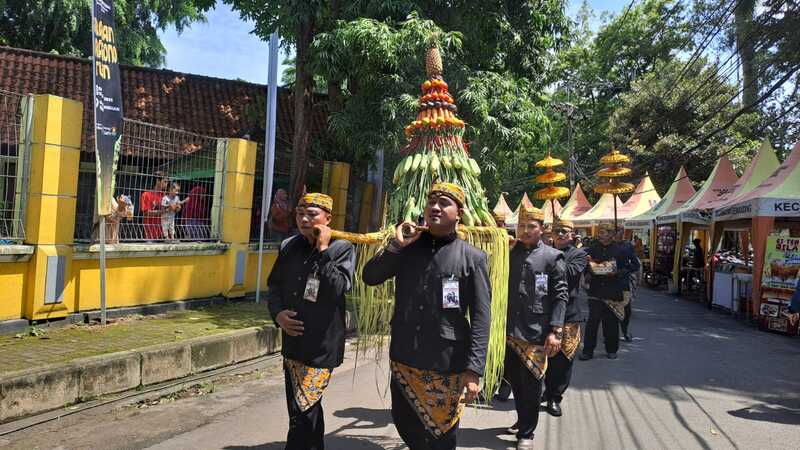 Siraman Waranggono Tuban.