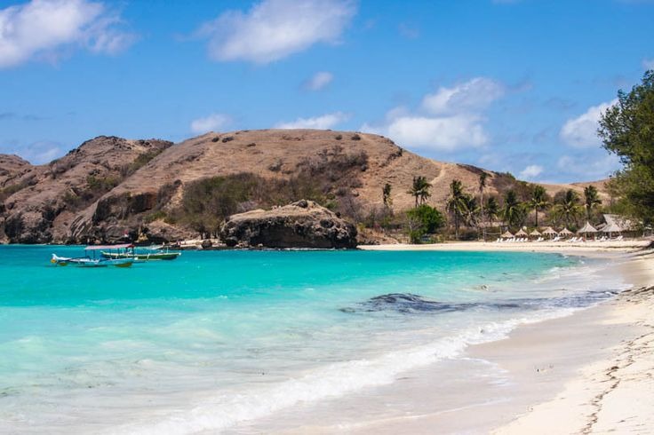 Wisata di Lombok Akhir Tahun, Nikmati Pesona Pantai Tanjung Aan Lengkap dengan Cara Berangkatnya! 1 Wisata di Lombok.