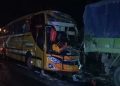 Bus rombongan ziarah.