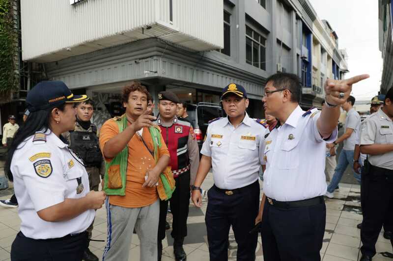 112 Jukir Liar di Surabaya Terjaring Razia, Menuju Sistem Parkir Transparan dan Cashless 2026 2 Razia jukir liar di Surabaya.
