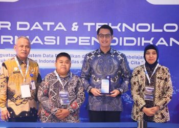 Diakui Nasional, Kabupaten Tuban Raih Penghargaan Terbaik Mapan Kelola Data Pendidikan dan Transformasi Digital 1 Kabupaten Tuban.