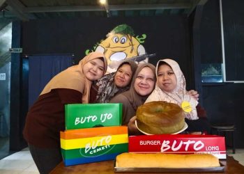 Kisah Pengusaha Kuliner Mike Ragnar, Sosok Ibu Inspiratif di Balik Kedai 27 Burger Buto Jadi "Rumah" bagi Difabel dan Pelanggan 1 Kedai 27 Burger Buto.