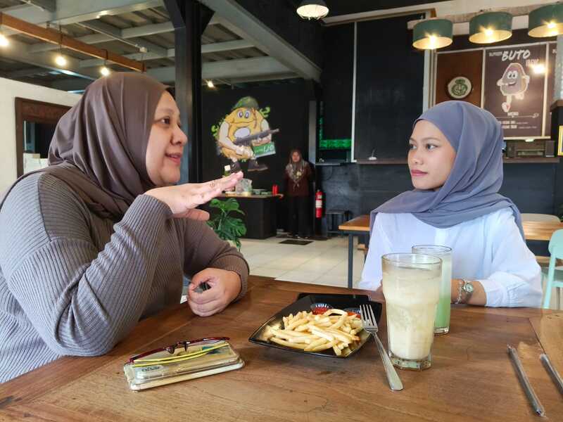 Kuliner Malang Burger Buto.
