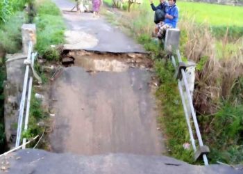 Jembatan penghubung.