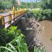 Tak Sedap Dipandang, Jembatan Sungai Brantas di Kepanjen Malang Dipenuhi Sampah Plastik dan Bambu 9 Jembatan Sungai Brantas.