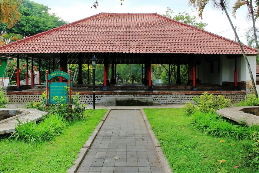 Eksplor Taman Narmada, Destinasi Wisata di Lombok Ikonik Bernilai Sejarah Cocok untuk Libur Akhir Tahun 6 WhatsApp Image 2025 12 24 at 17.42.33 1