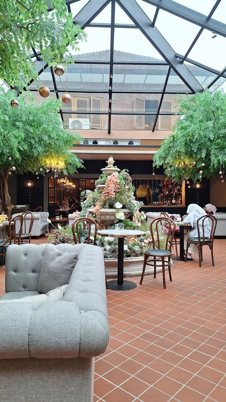 10 Tempat Nongkrong Tercantik di Malang, Bisa Ngopi Bareng Kuda hingga Sky Lounge di Atas Awan! 9 Tempat nongkrong di Malang tercantik.