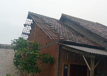 Rumah Rusak di Singosari Akibat Angin Kencang
